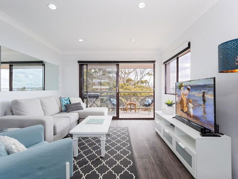 11 'Intrepid' , 3 Intrepid Close - Absolute Beachfront Bliss - Kalgoorlie Accommodation 1