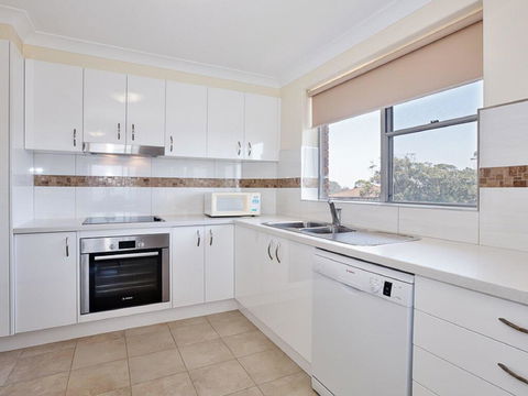 11 'Luskin Lodge' 29 Weatherly Close - Stunning Water Views - Kalgoorlie Accommodation 3