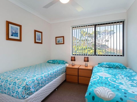 12 'Intrepid' 3 Intrepid Close - Right On The Beachfront - Kalgoorlie Accommodation 3