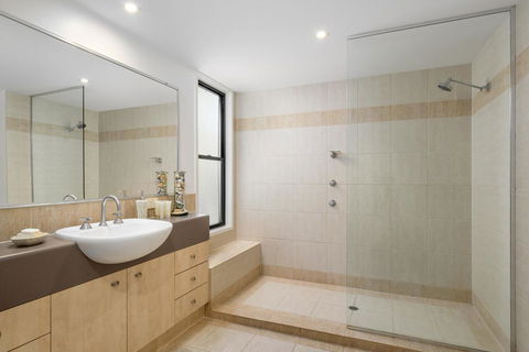 12 Naiad Court- Pool, Sleeps 8, Close To Beach - Kalgoorlie Accommodation 2