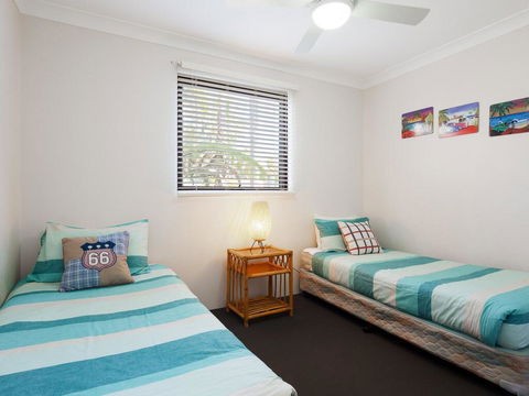 13 'Carindale', 19 Dowling Street - Large Ground Floor Unit With Pool & Tennis Court - Kalgoorlie Accommodation 2