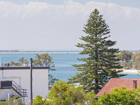 13 'Cote D'Azur', 61 Donald Street - Lovely Unit With Air Con, Pool, Lift And WiFi - Kalgoorlie Accommodation 0