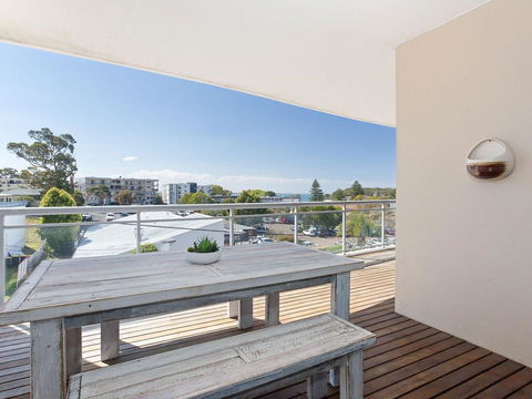 13 'Cote D'Azur', 61 Donald Street - Lovely Unit With Air Con, Pool, Lift And WiFi - Kalgoorlie Accommodation 3