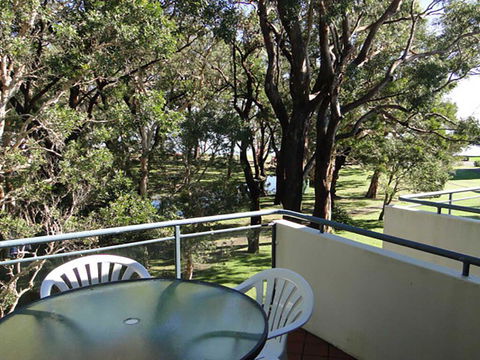 13' Mistral Court', 17 Mistral Close - Walk Across To Little Beach! - Kalgoorlie Accommodation 1
