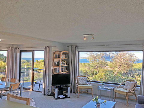 14 'Intrepid', 3 Intrepid Close - Unlimited Magnificent Water Views - Kalgoorlie Accommodation 3
