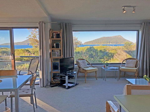 14 'Intrepid', 3 Intrepid Close - Unlimited Magnificent Water Views - Kalgoorlie Accommodation 2