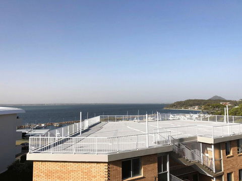 15 Dolphin Cove, 2 - 6 Government Rd - Stunning Penthouse With Views, Lift & Ducted Air Conditioning - Kalgoorlie Accommodation 0