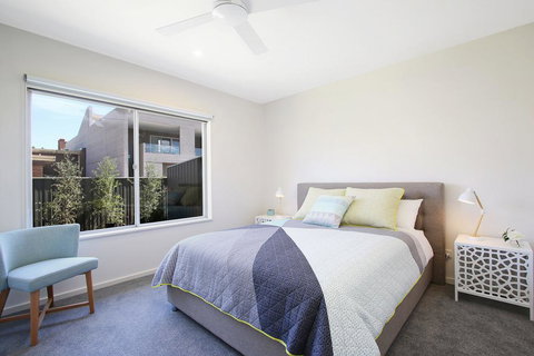 18 On Rayner - Swish Apartment Myrtleford - Kalgoorlie Accommodation 1