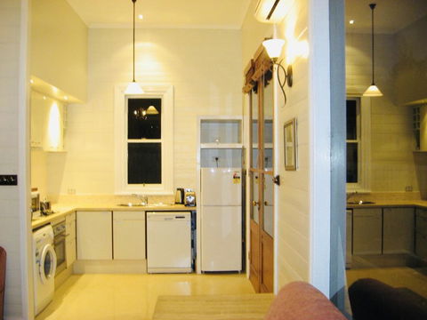 1880s Kananook Boutique Historic Luxury Apartment FSC Private Villa Bairnsdale - Kalgoorlie Accommodation 2