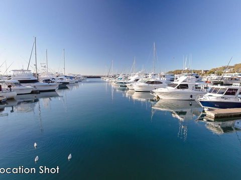 19 'The Commodore' 9-11 Donald Street - Two Bedroom Unit In The CBD Of Nelson Bay - Kalgoorlie Accommodation 0