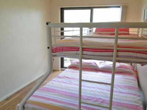 19 'The Commodore' 9-11 Donald Street - Two Bedroom Unit In The CBD Of Nelson Bay - Kalgoorlie Accommodation 3