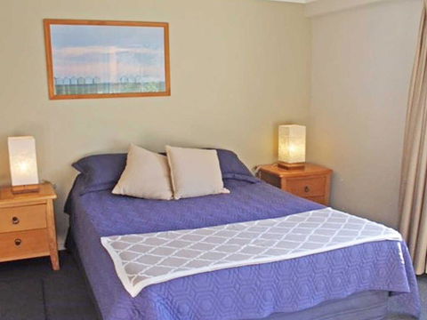 2 'Seashells' 21-23 Magnus Street - Pool , Lift , Aircon - Kalgoorlie Accommodation 2