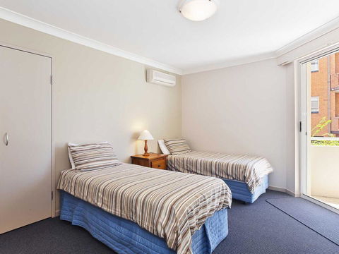 2 'Seashells' 21-23 Magnus Street - Pool , Lift , Aircon - Kalgoorlie Accommodation 1
