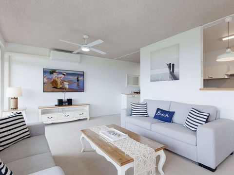 2 'The Helm' 22 Voyager Cl - Stunning Waterfront Unit With Air Conditioning - Kalgoorlie Accommodation 3