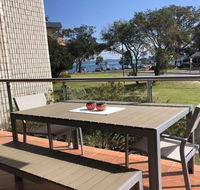 2 'Villa Ellisa' 8-10 Columbia Cl - Beautiful water views  directly across to Little Beach - Kalgoorlie Accommodation