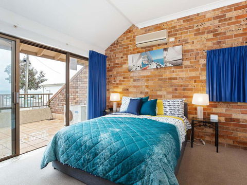 2 'Yachtsman Rest', 37 Victoria Parade - Foxtel, Aircon, Waterviews - Kalgoorlie Accommodation 1