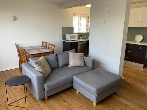 2 Bed Bar Beach Apartment - Stroll To Beach & Cafes, Supermarket Apartment 6 - Kalgoorlie Accommodation 1