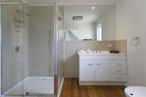 2 Marma Retreat With Jacuzzi, Heated Pool, Pet Friendly, Foxtel - Kalgoorlie Accommodation 2