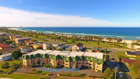 20 Kingsway 3 Bedroom Holiday Apartment - Kalgoorlie Accommodation 1