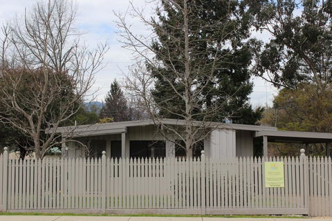 20 Toorak Rd, Bright - Kalgoorlie Accommodation 0