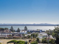 211 'The Landmark' 61B Dowling Street - Resort Style holiday with pool games room  restaurant
