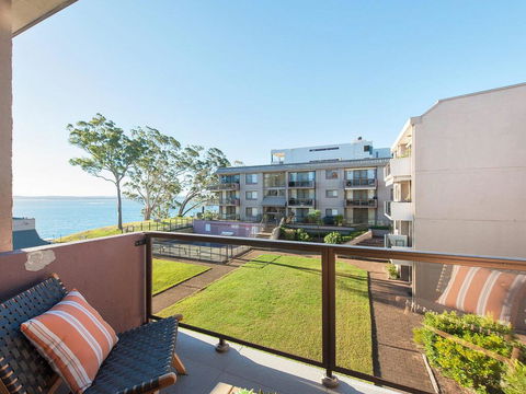 24 'The Poplars', 34 Magnus Street - Views, Aircon, WIFI, Netflix & Pool - Kalgoorlie Accommodation 0