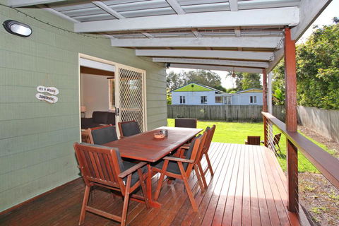 24 Sundew Street, Mudjimba - 500 Bond - Pet Friendly, Linen Supplied, WIFI, Air Cond. - Kalgoorlie Accommodation 0