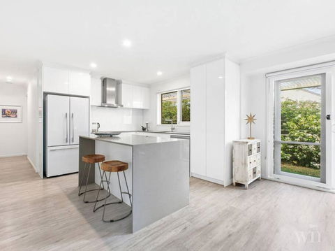 Beachside Getaway - Kalgoorlie Accommodation 1