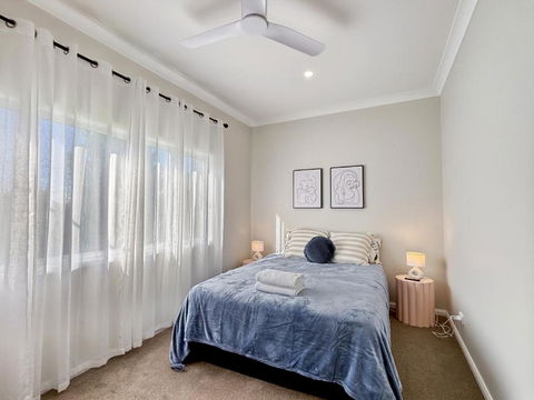 Black Cockatoo Cottage - Kalgoorlie Accommodation 1