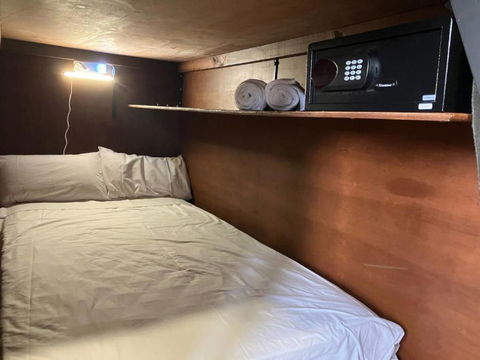 C And C Backpack - Kalgoorlie Accommodation 4