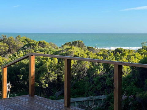 C4 Miles Beach Shack - Kalgoorlie Accommodation 4