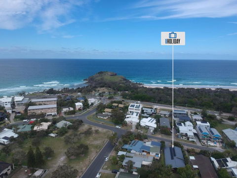 Cabarita Beach Oasis - 3BR Beach House By UHoliday - Kalgoorlie Accommodation 1