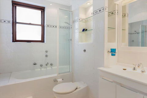 CP302-Postcard Views Of The Sydney Harbour Bridge - Kalgoorlie Accommodation 3