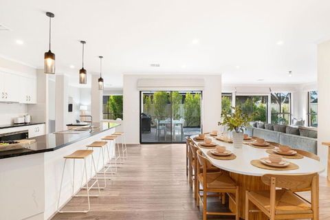 Crimson Ridge - Wines, Vines And Dine - Kalgoorlie Accommodation 3