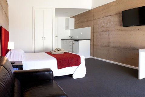 Crossroads Ecomotel - Kalgoorlie Accommodation 1