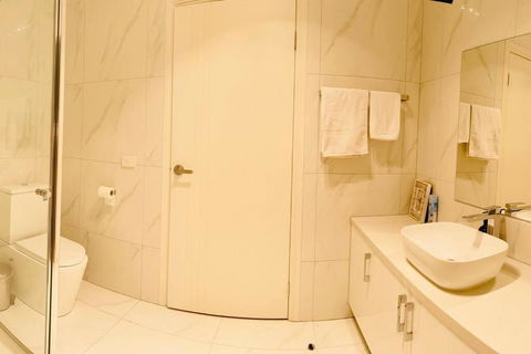 D121 Fabulous Marsh Stay - Kalgoorlie Accommodation 2