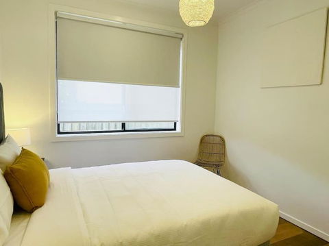 D132 Well Keep Secret Lake Home - Kalgoorlie Accommodation 3