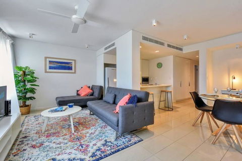 Darwin Waterfront Luxury Apartment - Kalgoorlie Accommodation 0