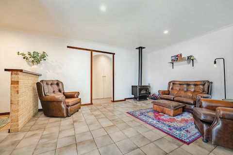 Dawesville Cosy Retreat - Kalgoorlie Accommodation 0