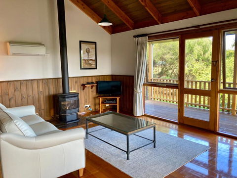 Daysy Hill Country Cottages - Kalgoorlie Accommodation 0