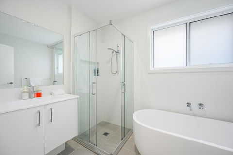 Denham Court 4Br With Central AC & WiFi Near Coles - Kalgoorlie Accommodation 4