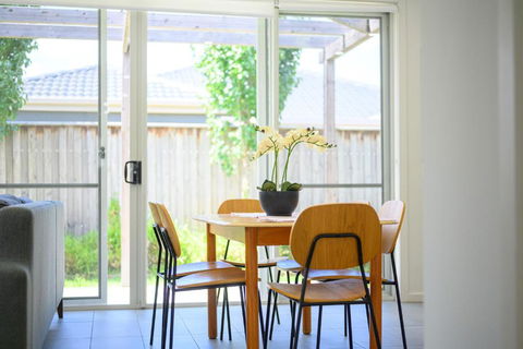 Denham Court Adorable 4Br House With Wifi &Parking - Kalgoorlie Accommodation 3