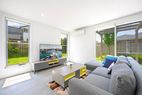 Denham Court Adorable 4Br House With Wifi &Parking - Kalgoorlie Accommodation 0