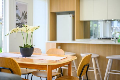 Denham Court Adorable 4Br House With Wifi &Parking - Kalgoorlie Accommodation 4