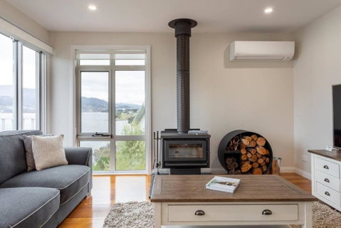 Derwent River Cottage - Tranquil Waterfront Living - Kalgoorlie Accommodation 3