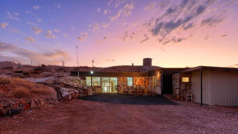 Desert Hideaway - Underground Living - White Cliffs - Kalgoorlie Accommodation 1