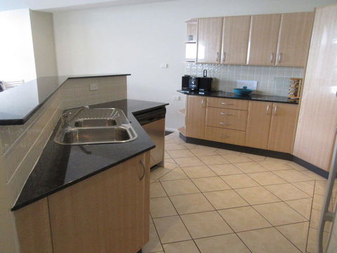 27b Christmas Bush Avenue - Duplex In Nelson Bay Walking Distance To Dutchies Beach - Kalgoorlie Accommodation 2