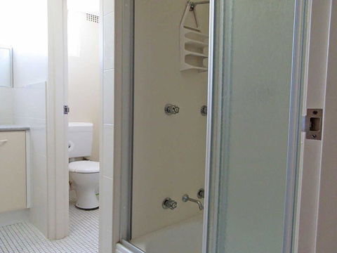 3 'Collendina', 19 Kurrawa Close - Position And Water Views - WOW - Kalgoorlie Accommodation 3