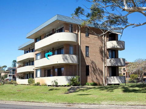3 'COLUMBIA', 12 COLUMBIA CLOSE - LARGE UNIT WITH FANTASTIC WATER VIEWS - Kalgoorlie Accommodation 3