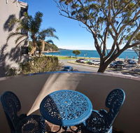 3 'COLUMBIA' 12 COLUMBIA CLOSE - LARGE UNIT WITH FANTASTIC WATER VIEWS - Kalgoorlie Accommodation